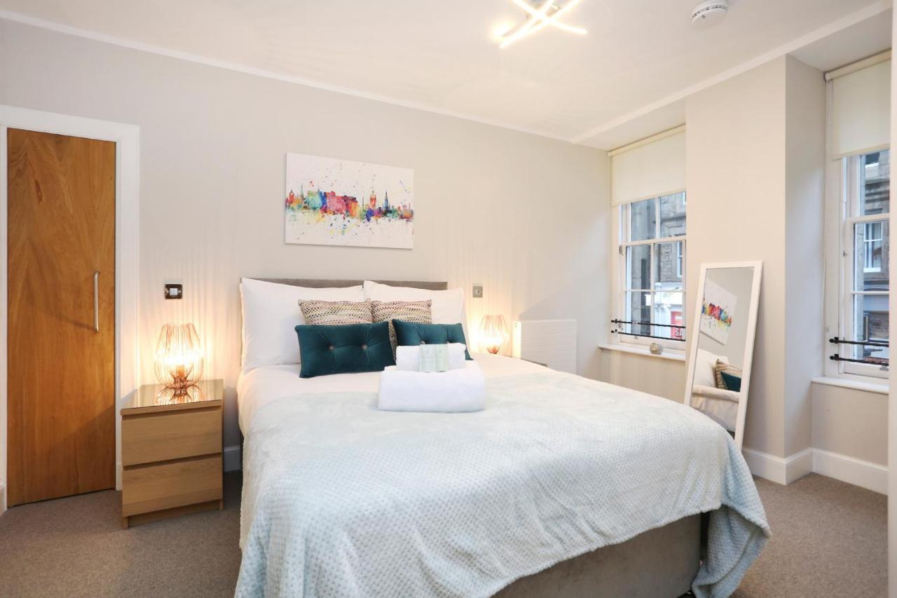 Joivy Elegant Home At The Heart Of The Royal Mile 에든버러 외부 사진