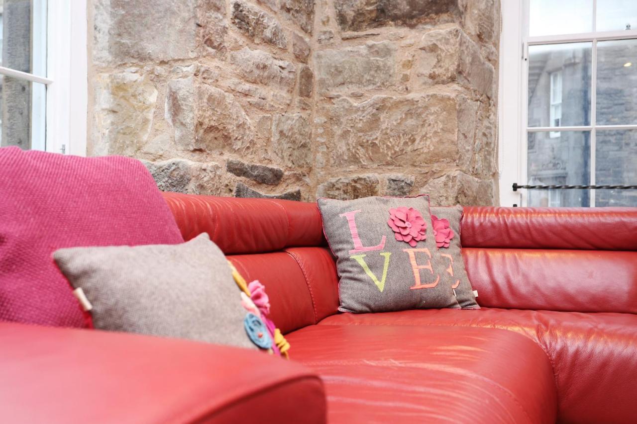 Joivy Elegant Home At The Heart Of The Royal Mile 에든버러 외부 사진